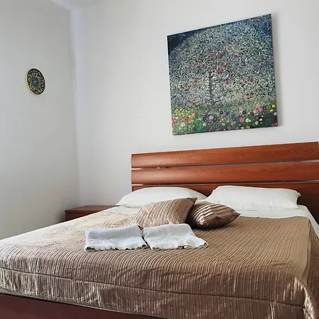 Apartment Club One Bed 128g