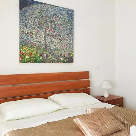Club One Bed 128g Apartment *